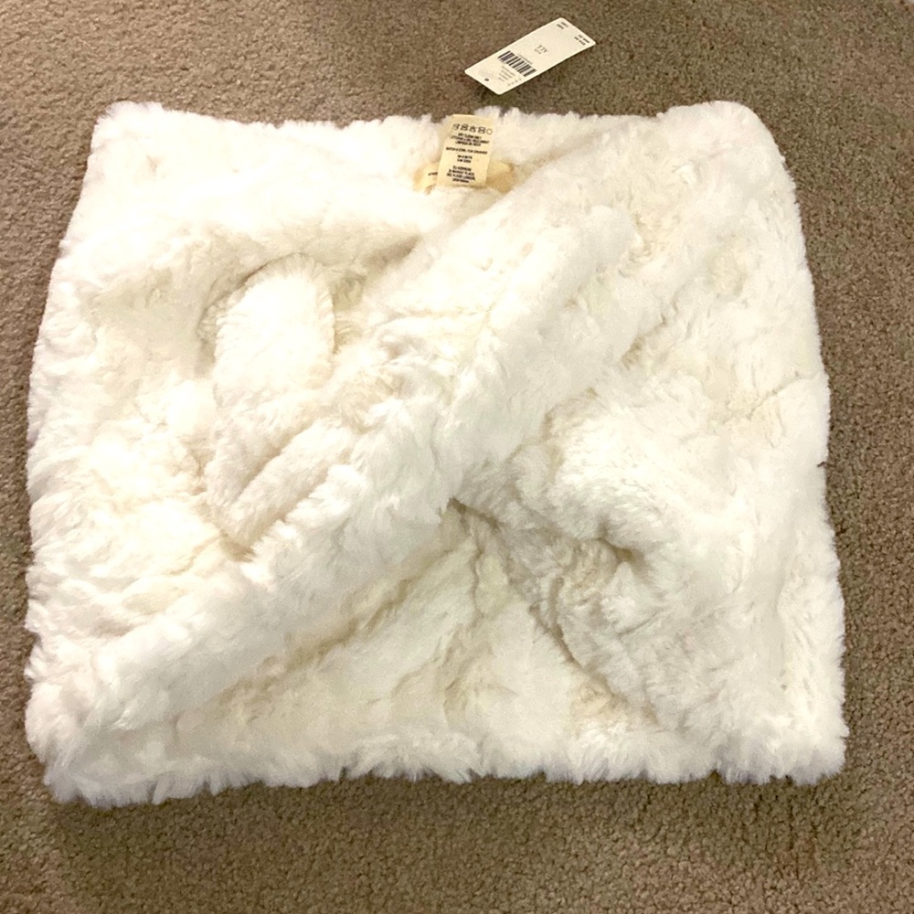 NWT - Anthropologie Faux Fur Buff